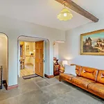 Ferndale House *
