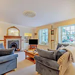 Ferndale House