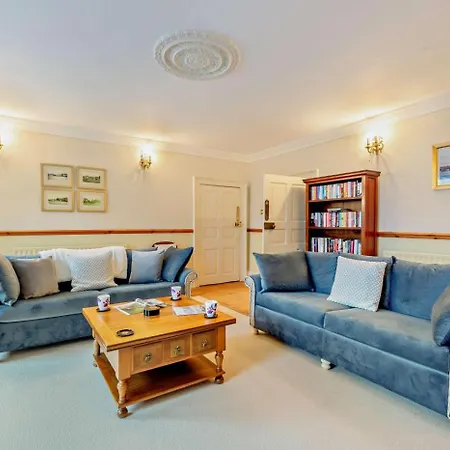 Ferndale House * 米德尔赫姆