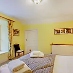 Ferndale House 펜션